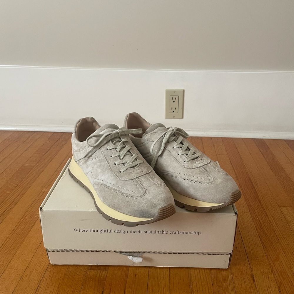 KOIO new in box retro runner Suede Sneakers